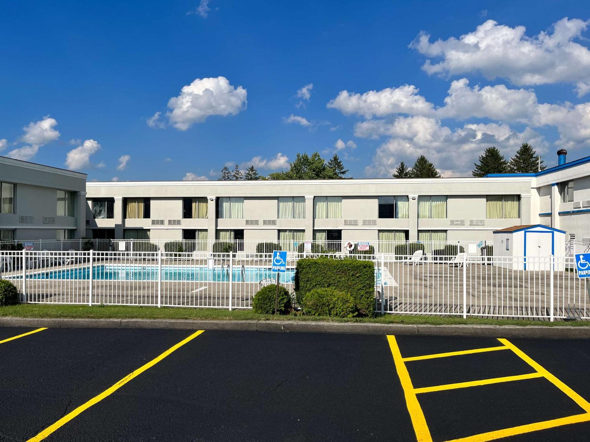 Studio 6 Suites Clarion, Pa Exterior photo